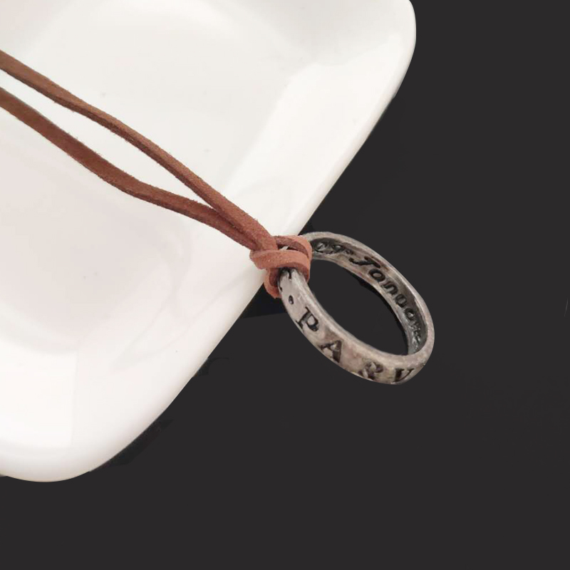 PS4 game Uncharted 4 Necklace  - Party Games Ps4 ulasan dan harga